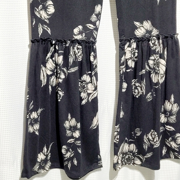 About a Girl Black & Taupe Floral Leggings (XL) - Picture 3 of 12